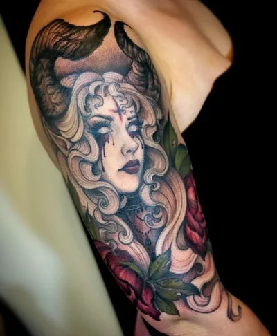 Jessica Brennan tattoo 031
