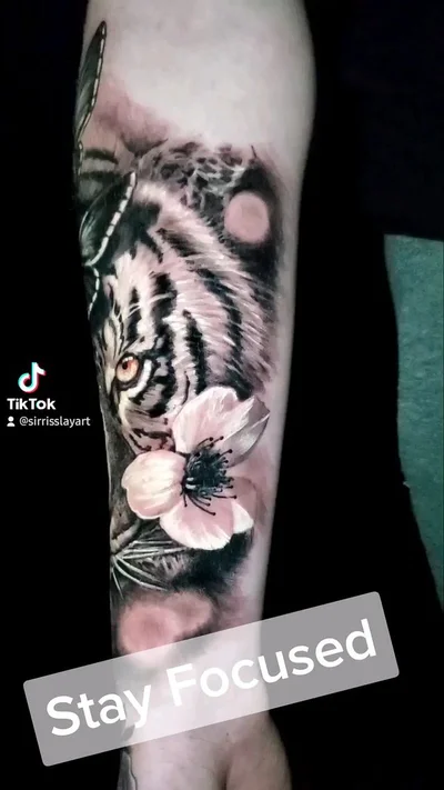 Sirris Slay tattoo 036