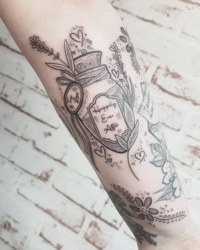 Nikki Kelly tattoo 013