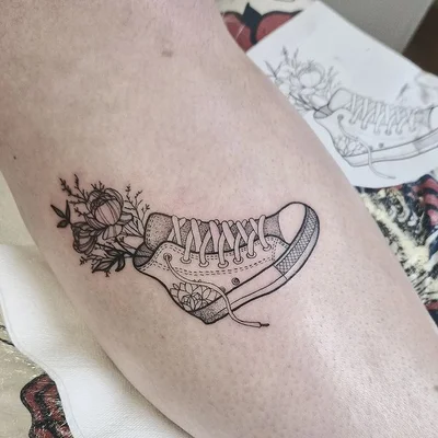 Nikki Kelly tattoo 017