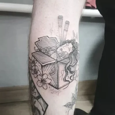 Nikki Kelly tattoo 023