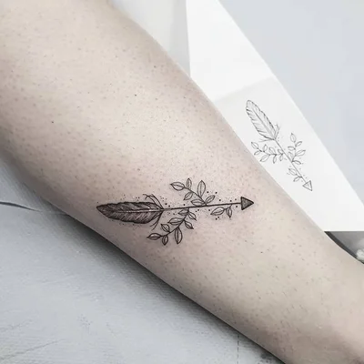 Nikki Kelly tattoo 038