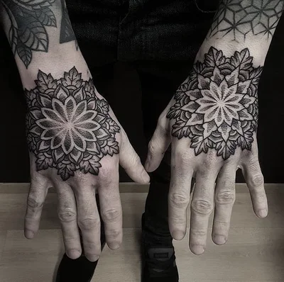 Siva Lobanja tattoo 030