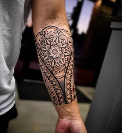 Steven House tattoo 028