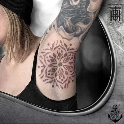Skin Busters Tattoo tattoo 047