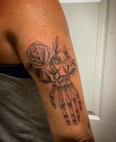Independent Tattoo tattoo 032
