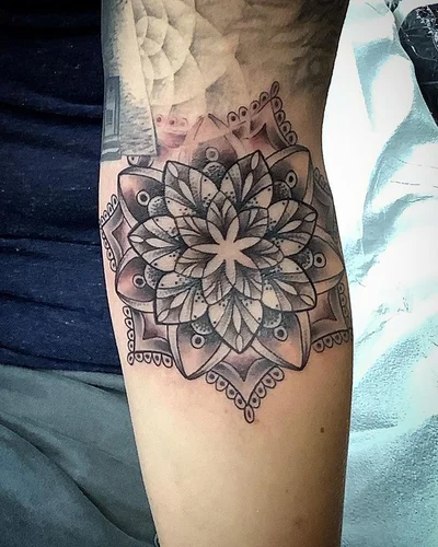 Independent Tattoo tattoo 048