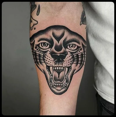 Helen Skullduggery tattoo 019
