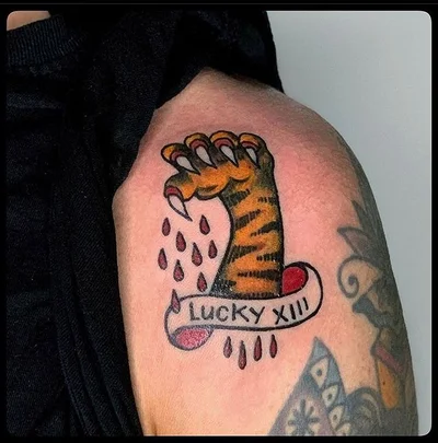 Helen Skullduggery tattoo 039