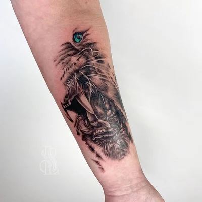 Sleepy Lily tattoo 014