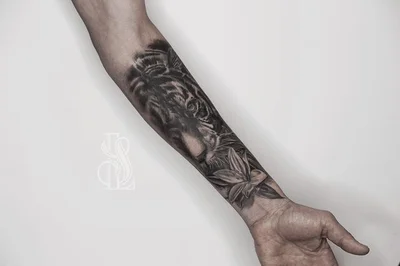 Sleepy Lily tattoo 041
