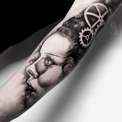 Sleepy Lily tattoo 044