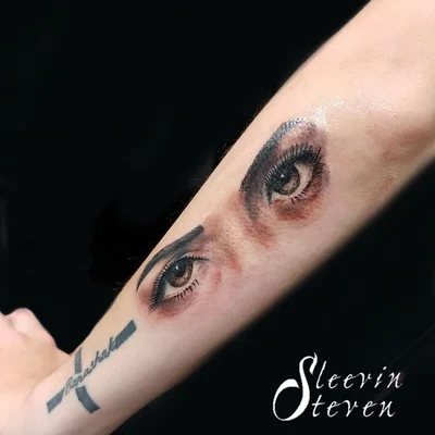 Steven S tattoo 021