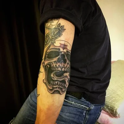 Slider Soros tattoo 044