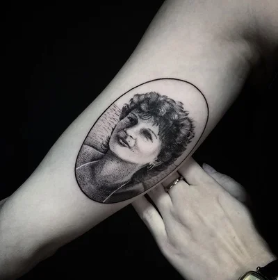 SMG tattoo 022