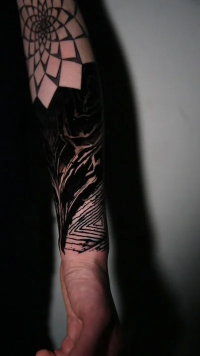 SMG tattoo 037