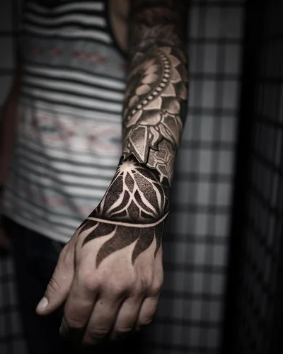 SMG tattoo 050