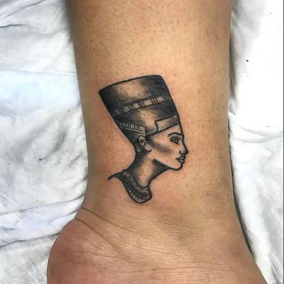 Stephanie Mo Gutierrez tattoo 040