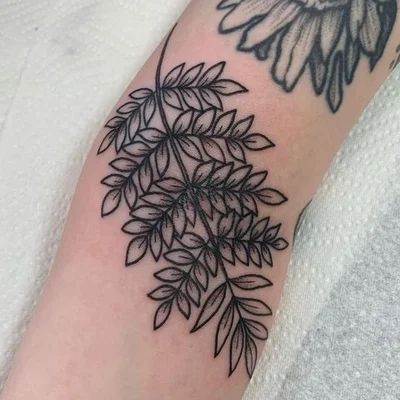 𝔄𝔦𝔩𝔰𝔞 ℜ𝔥𝔦𝔞𝔫𝔫𝔬𝔫 tattoo 009