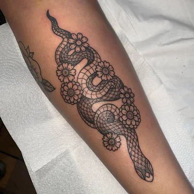 𝔄𝔦𝔩𝔰𝔞 ℜ𝔥𝔦𝔞𝔫𝔫𝔬𝔫 tattoo 015