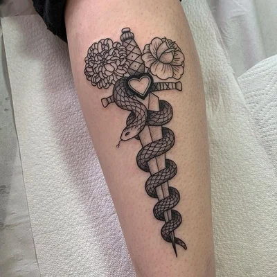 𝔄𝔦𝔩𝔰𝔞 ℜ𝔥𝔦𝔞𝔫𝔫𝔬𝔫 tattoo 020
