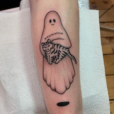 𝔄𝔦𝔩𝔰𝔞 ℜ𝔥𝔦𝔞𝔫𝔫𝔬𝔫 tattoo 045