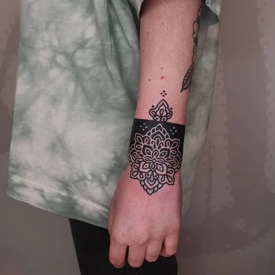 Snip Art tattoo 018
