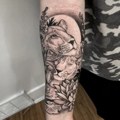 Clare Moreau tattoo 010