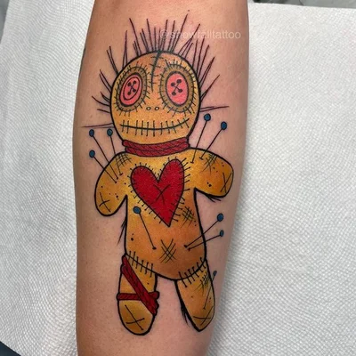 Clare Moreau tattoo 012