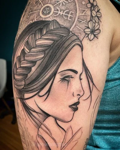 Clare Moreau tattoo 017
