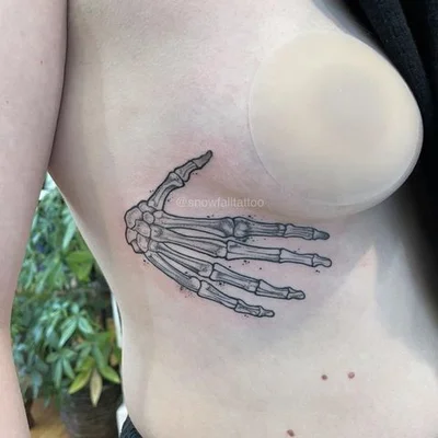 Clare Moreau tattoo 029