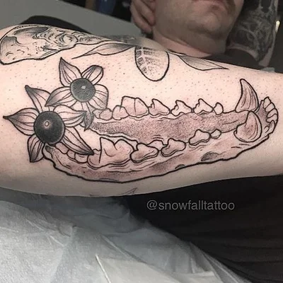 Clare Moreau tattoo 033