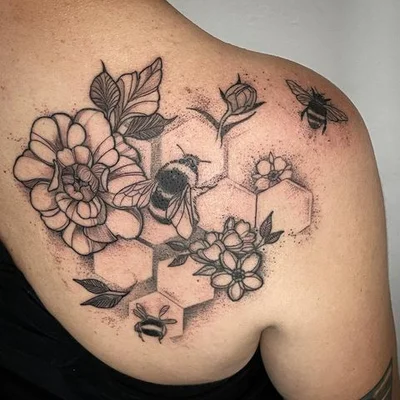 Clare Moreau tattoo 040