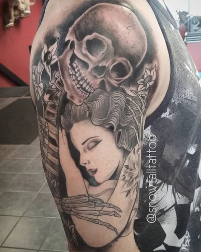 Clare Moreau tattoo 041