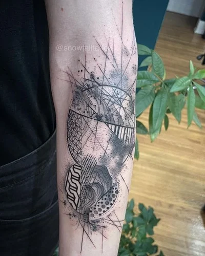 Clare Moreau tattoo 044