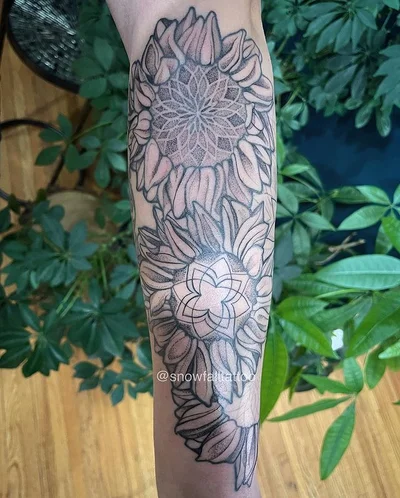 Clare Moreau tattoo 046