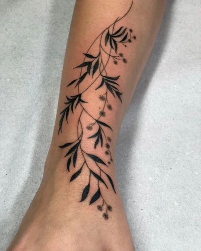 Sofia Meinberg tattoo 007
