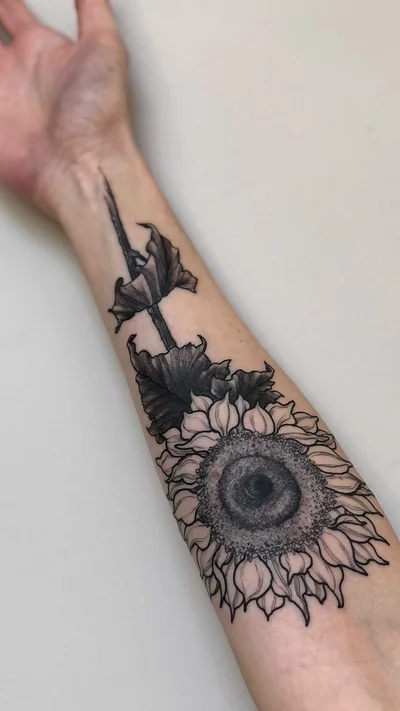 Sofia Meinberg tattoo 041