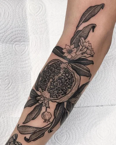 Sofia Meinberg tattoo 050