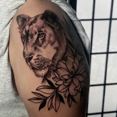 Sarah Lorenzo tattoo 011
