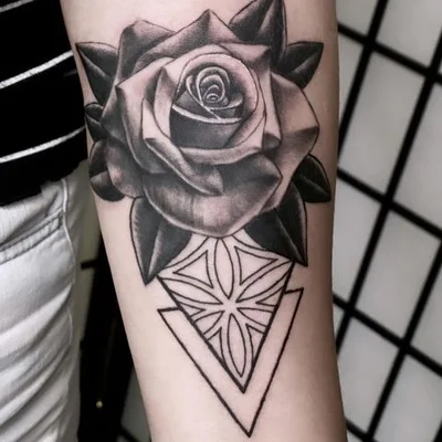 Sarah Lorenzo tattoo 012