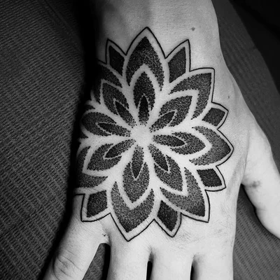 Sarah Lorenzo tattoo 022