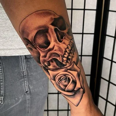 Sarah Lorenzo tattoo 028