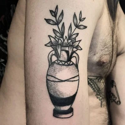 Solent Poker Star tattoo 009