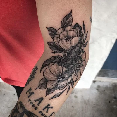 Sonder Tattoo tattoo 038