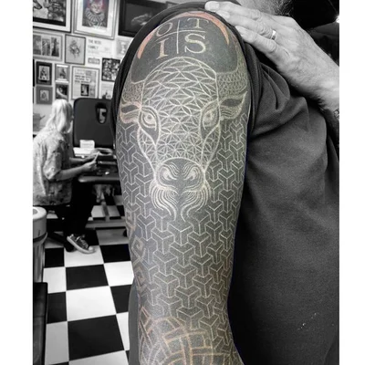 Sonya Red tattoo 009