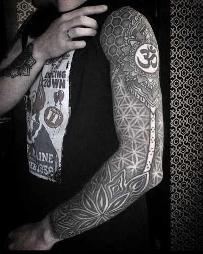 Sophia Nous tattoo 034