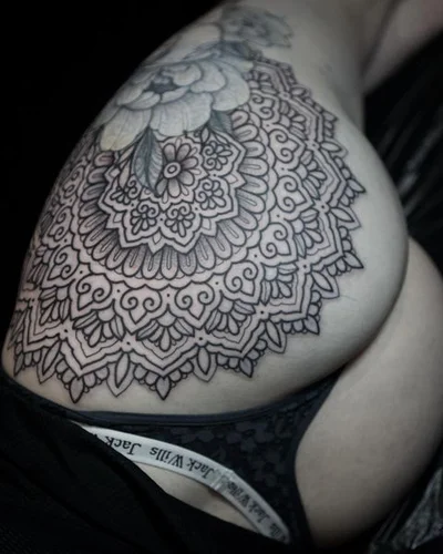 Sophia Nous tattoo 041