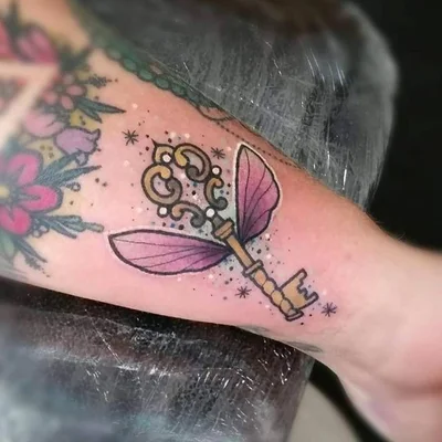 Sophie Adamson tattoo 010