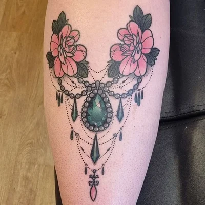 Sophie Adamson tattoo 038